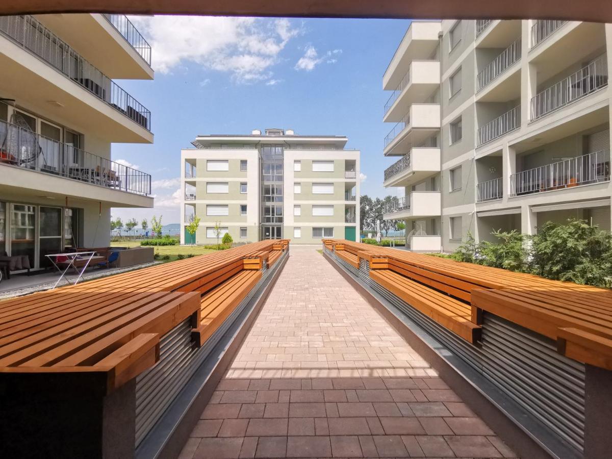 Vizpart Honved Apartman バラトンレッレ エクステリア 写真