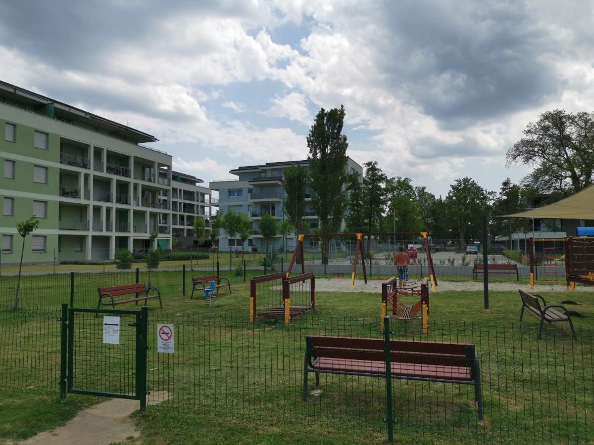 Vizpart Honved Apartman バラトンレッレ エクステリア 写真