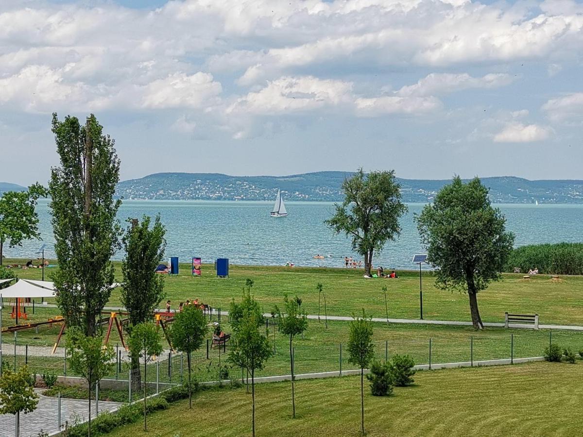 Vizpart Honved Apartman バラトンレッレ エクステリア 写真